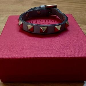 Valentino Garavani Rockstud Gray Leather Bracelet
